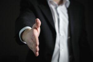 3 VALUABLE FACTORS TO CONSIDER BEFORE BUYING A BUSINESS